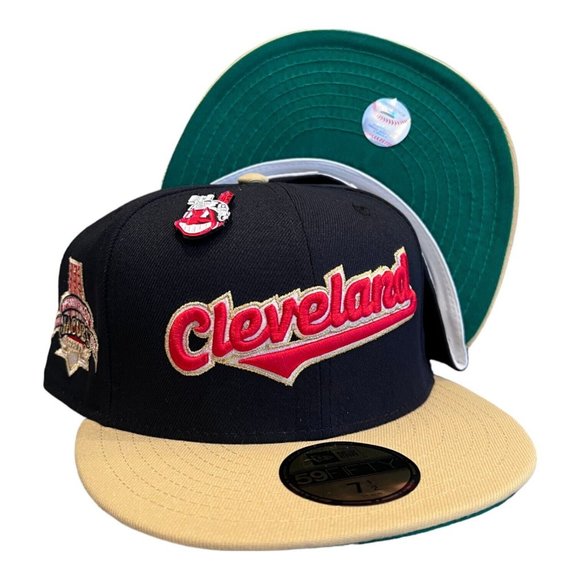 New Era Cleveland Indians 59FIFTY Fitted Hat Cap Navy With Chief Wahoo Pin - Picture 1 of 9